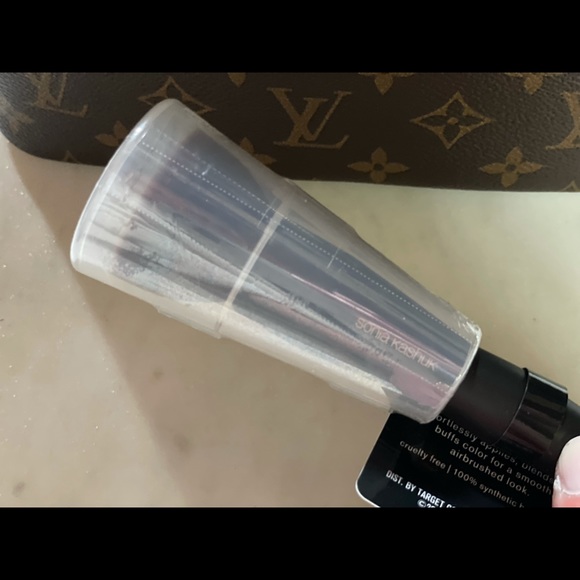 Sonia Kashuk | Professional Collection Large Buffing Brush No. 103 - Picture 6 of 9